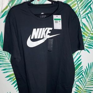 The Nike Tee Men’s XL NWT